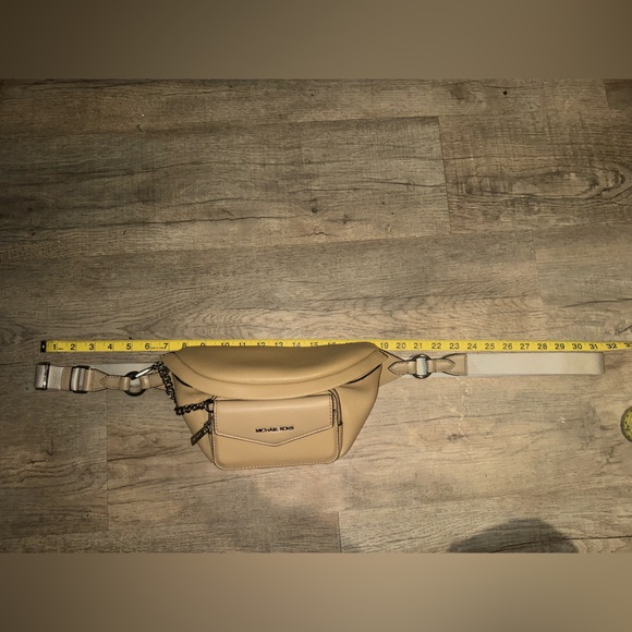 Michael Kors Maisie Large Pebbled Leather 2-in-1 Sling Fanny Pack – EUC - Picture 11 of 11